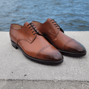 Derby marrón medio con puntera brogue de Bonafè